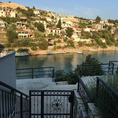 فيلة Kristina *
